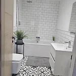 Luxury 3 Bed Next To Centre ليدز