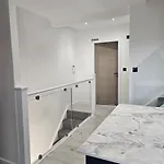 Luxury 3 Bed Next To Centre *