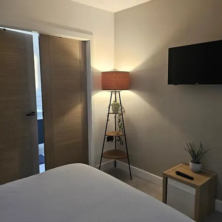Luxury 3 Bed Next To Centre