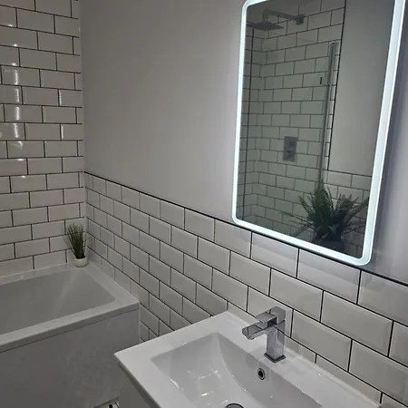 Luxury 3 Bed Next To Centre Apartamento