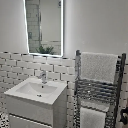 Luxury 3 Bed Next To Centre *
