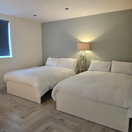 Luxury 3 Bed Next To Centre