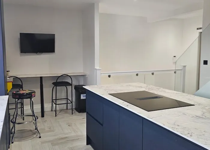 Apartment Luxury 3 Bed Next To Centre *