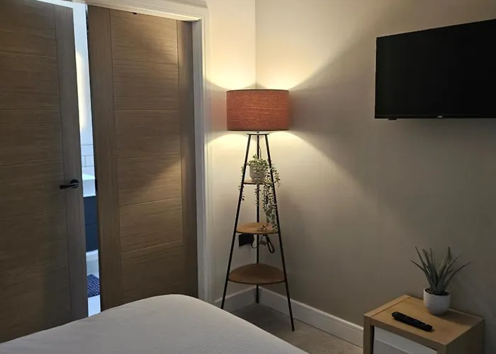 Luxury 3 Bed Next To Centre