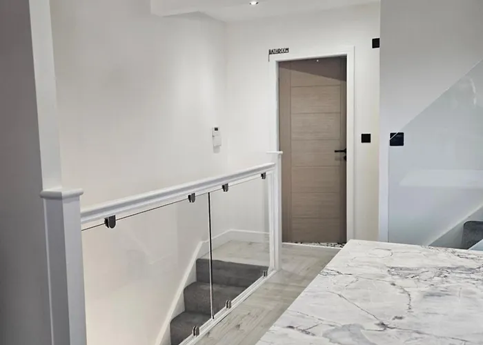 Luxury 3 Bed Next To Centre *