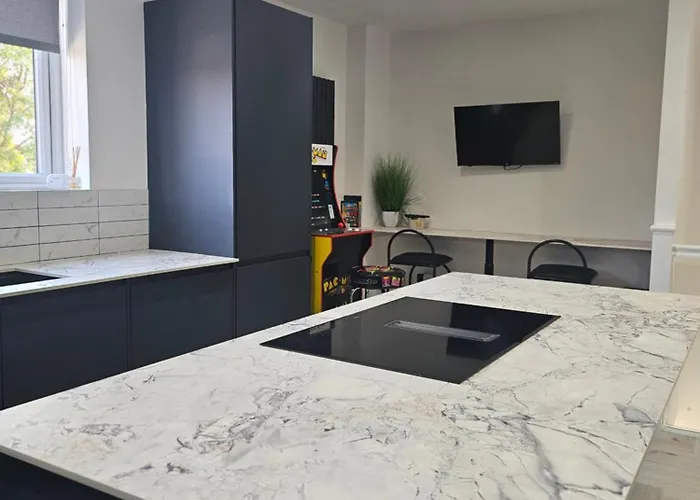 Apartment Luxury 3 Bed Next To Centre *