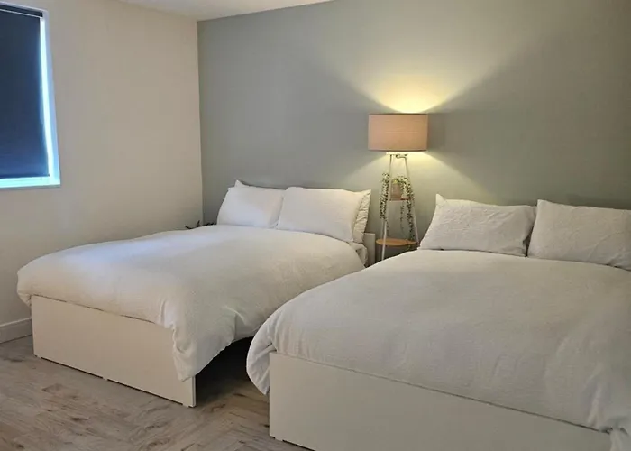 Luxury 3 Bed Next To Centre